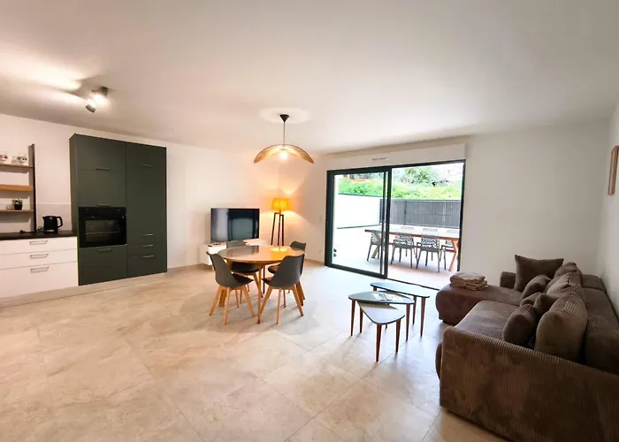 Appartement Bright With Terrace In *